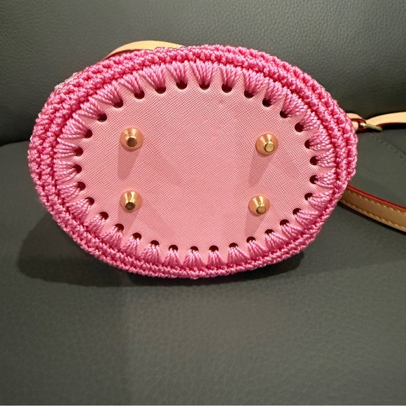 Handmade Pink Knit Bucket Crossbody Bag - Picture 3 of 6